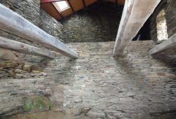 Casa de piedra, Esperante