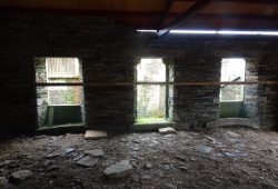 Casa de piedra, Esperante