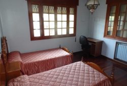 Chalet de 5 dormitorios, Ctra. Vieja de Santiago – Piugos