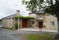 Casa de piedra, Santalla de Devesa