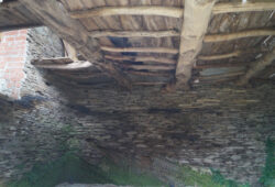 Casa de piedra, Coeses