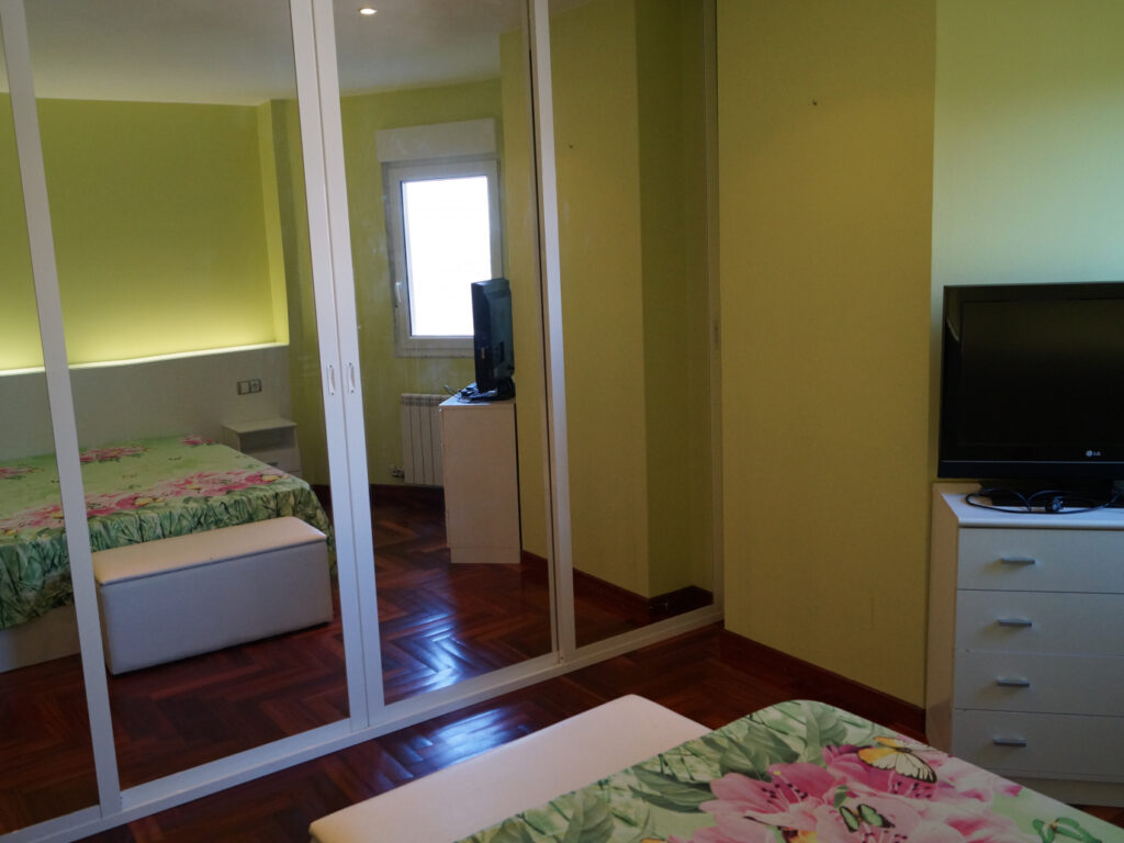Apartamento de 2 dormitorios, Avda. de Garabolos