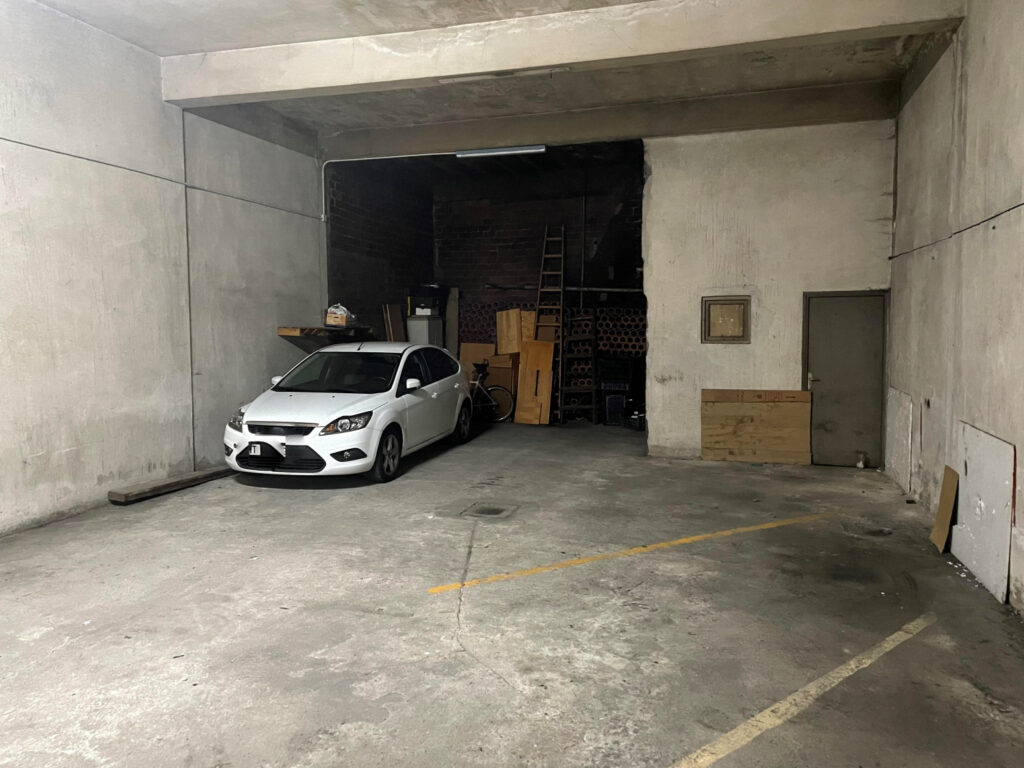 Garaje aparcamiento, Milagrosa