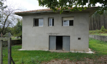 Chalet individual de 4 dormitorios, Martúl – Outeiro de Rei