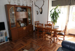 Piso de 3 dormitorios,  Rúa  Monte Faro