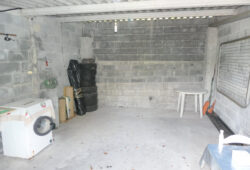 Casa de 2 dormitorios, Ombreiro
