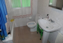 Casa de 2 dormitorios, Ombreiro