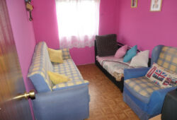 Casa de 2 dormitorios, Ombreiro