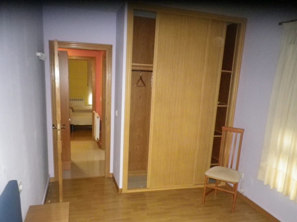 Apartamento de 2 dormitorios, Avda. de Magoi