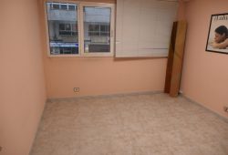 Local comercial con entreplanta, Curros Enríquez
