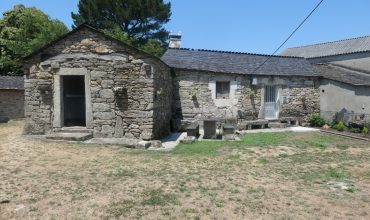 Casa de piedra pareada, Santa Locadia-Parga