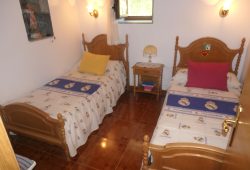 Casa de piedra pareada, Santa Locadia-Parga
