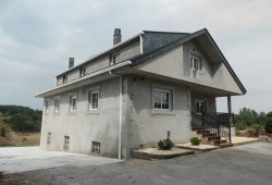 Chalet de 4 dormitorios, Currás-Friol