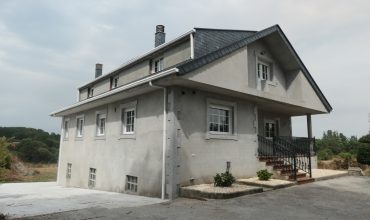 Chalet de 4 dormitorios, Currás-Friol