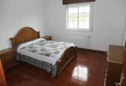 Chalet de 4 dormitorios, Currás-Friol