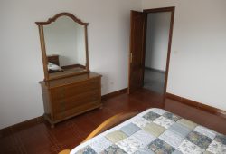 Chalet de 4 dormitorios, Currás-Friol