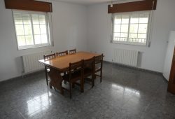 Chalet de 4 dormitorios, Currás-Friol