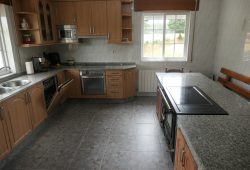 Chalet de 4 dormitorios, Currás-Friol