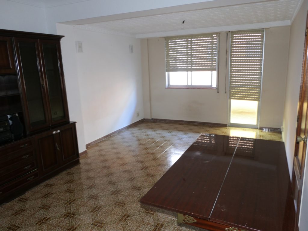 Piso de 4 dormitorios, Río Navia