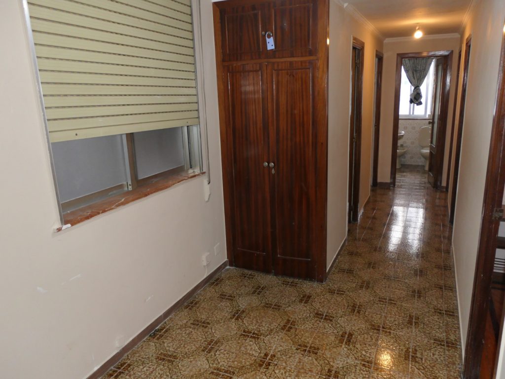 Piso de 4 dormitorios, Río Navia