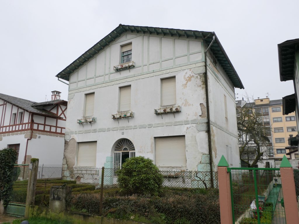 Chalet individual, Casas Baratas