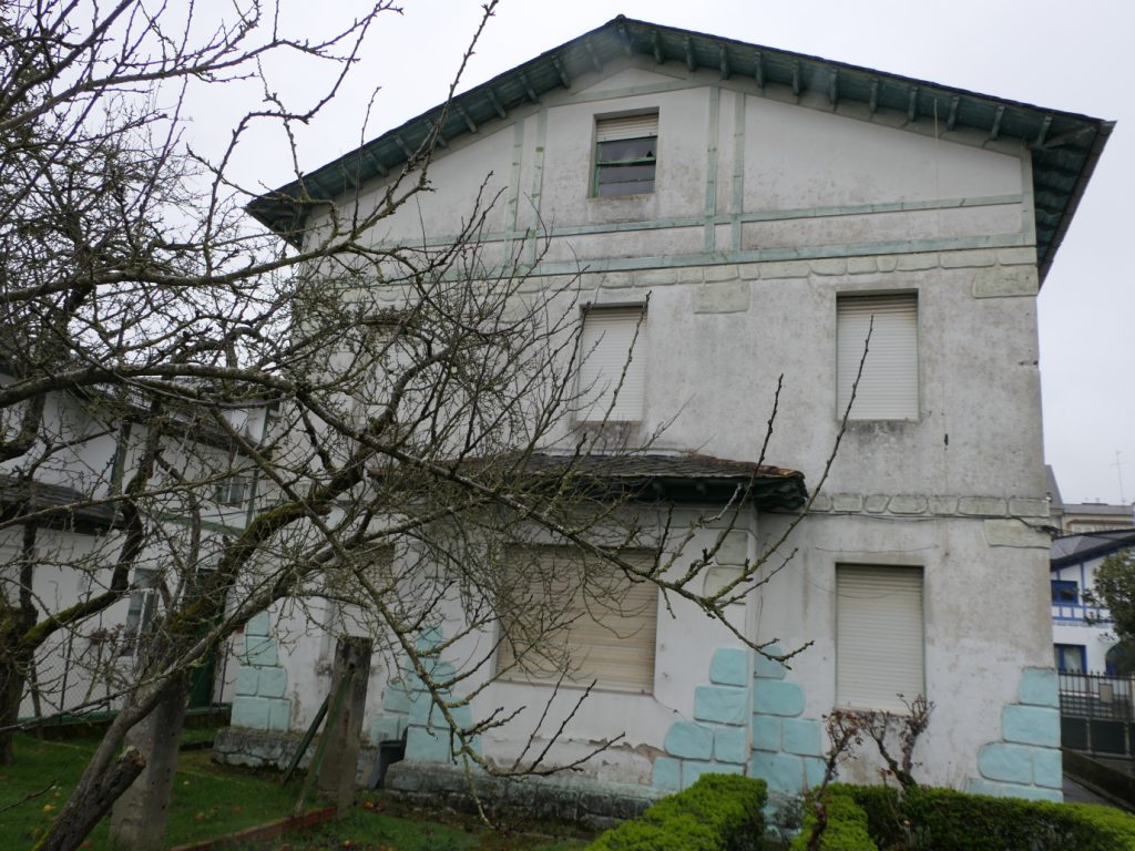 Chalet individual, Casas Baratas