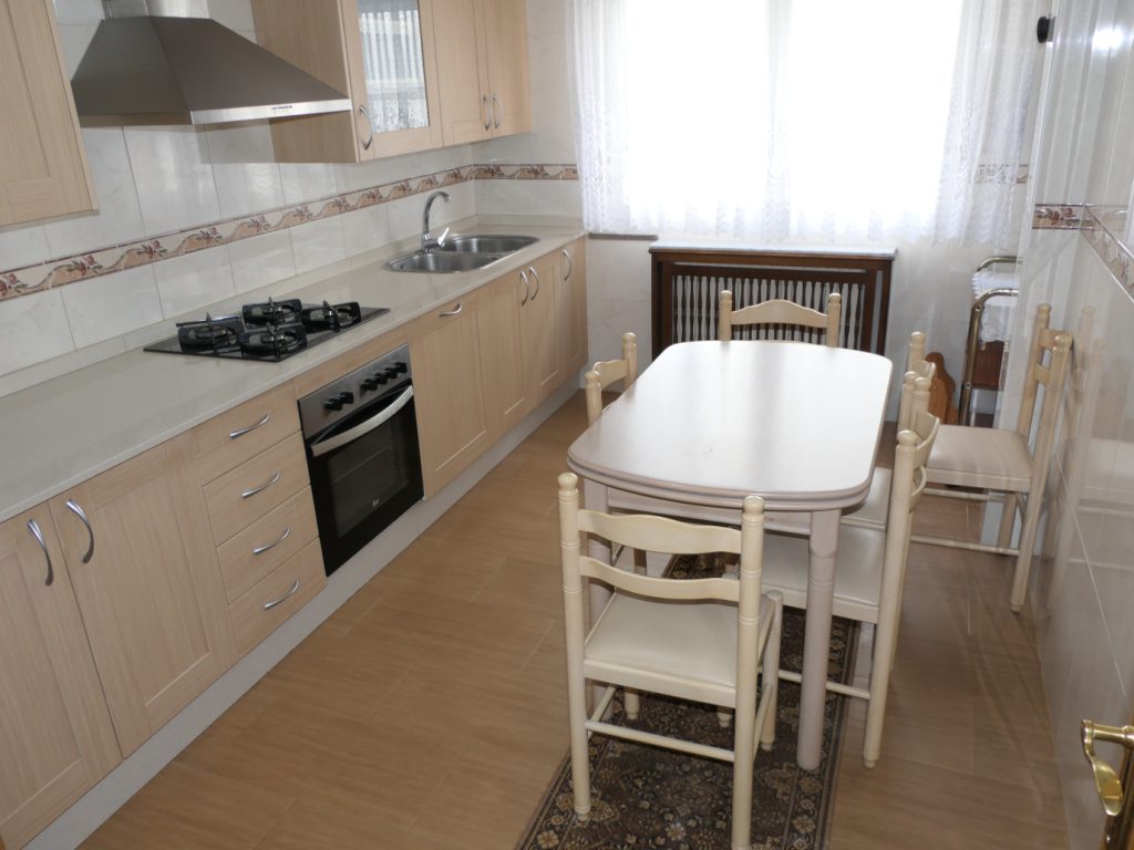 Piso de 4 dormitorios, Avda. de La Coruña