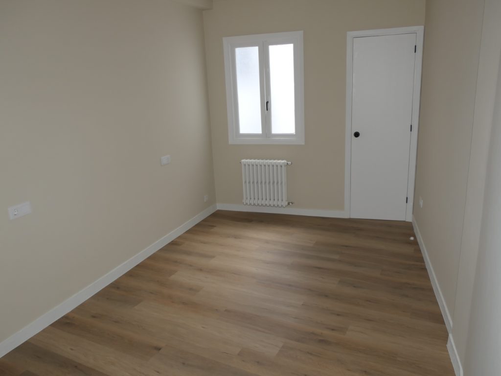 Piso de 4 dormitorios, Río Navia