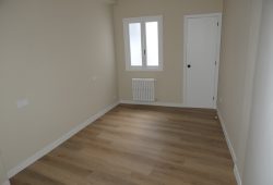 Piso de 4 dormitorios, Río Navia