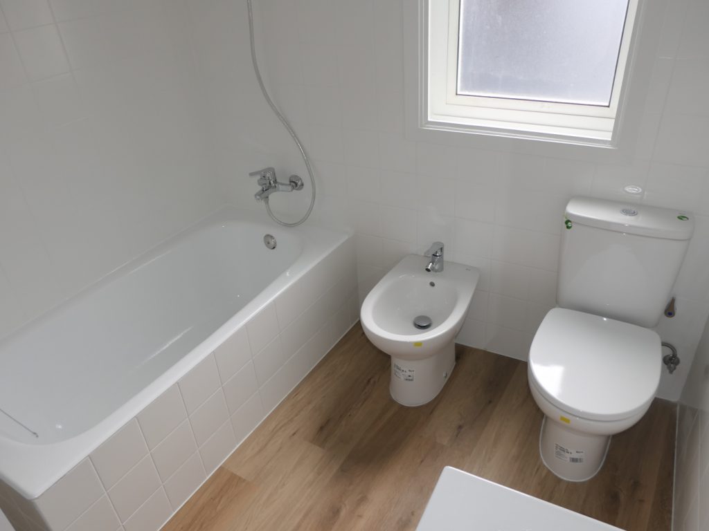 Piso de 4 dormitorios, Río Navia