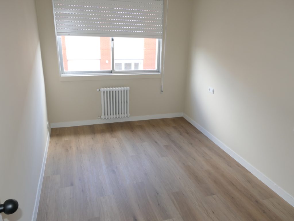 Piso de 4 dormitorios, Río Navia