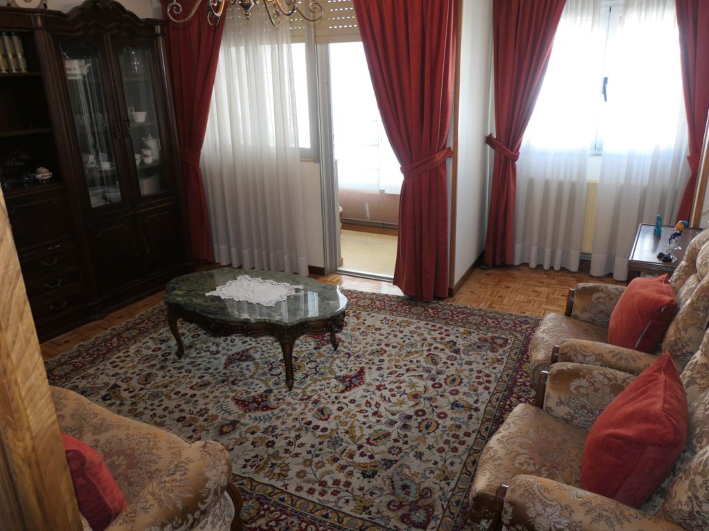 Piso de 5 dormitorios, Calle Conde