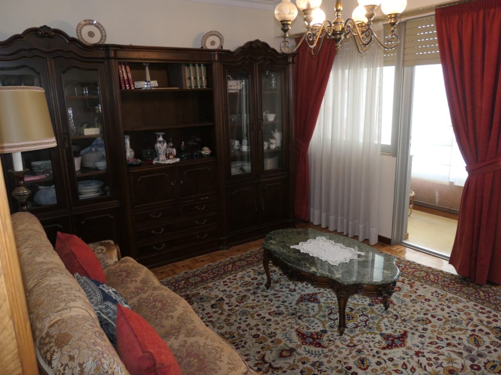 Piso de 5 dormitorios, Calle Conde