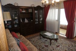Piso de 5 dormitorios, Calle Conde