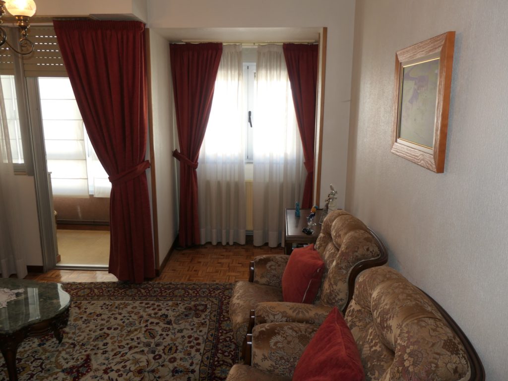 Piso de 5 dormitorios, Calle Conde