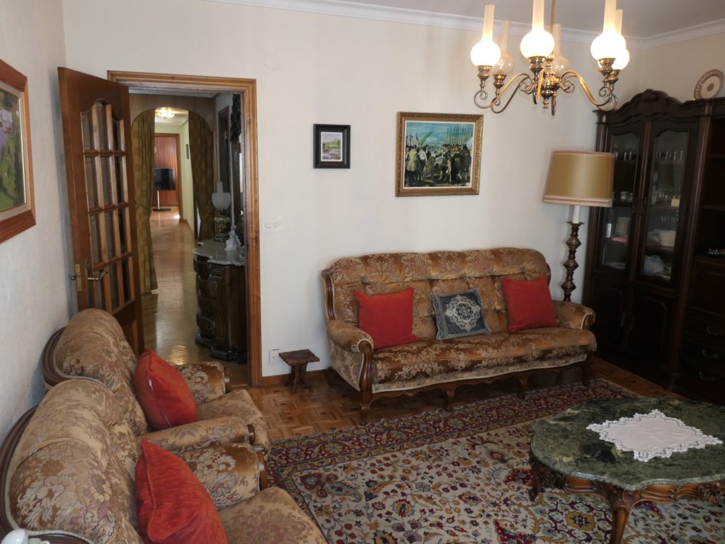 Piso de 5 dormitorios, Calle Conde
