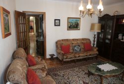 Piso de 5 dormitorios, Calle Conde