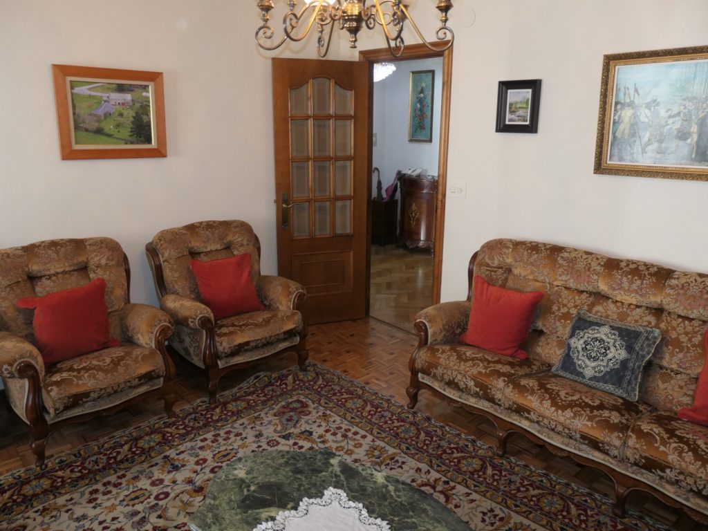 Piso de 5 dormitorios, Calle Conde