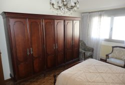 Piso de 5 dormitorios, Calle Conde