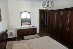 Piso de 5 dormitorios, Calle Conde