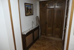 Piso de 5 dormitorios, Calle Conde