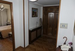 Piso de 5 dormitorios, Calle Conde