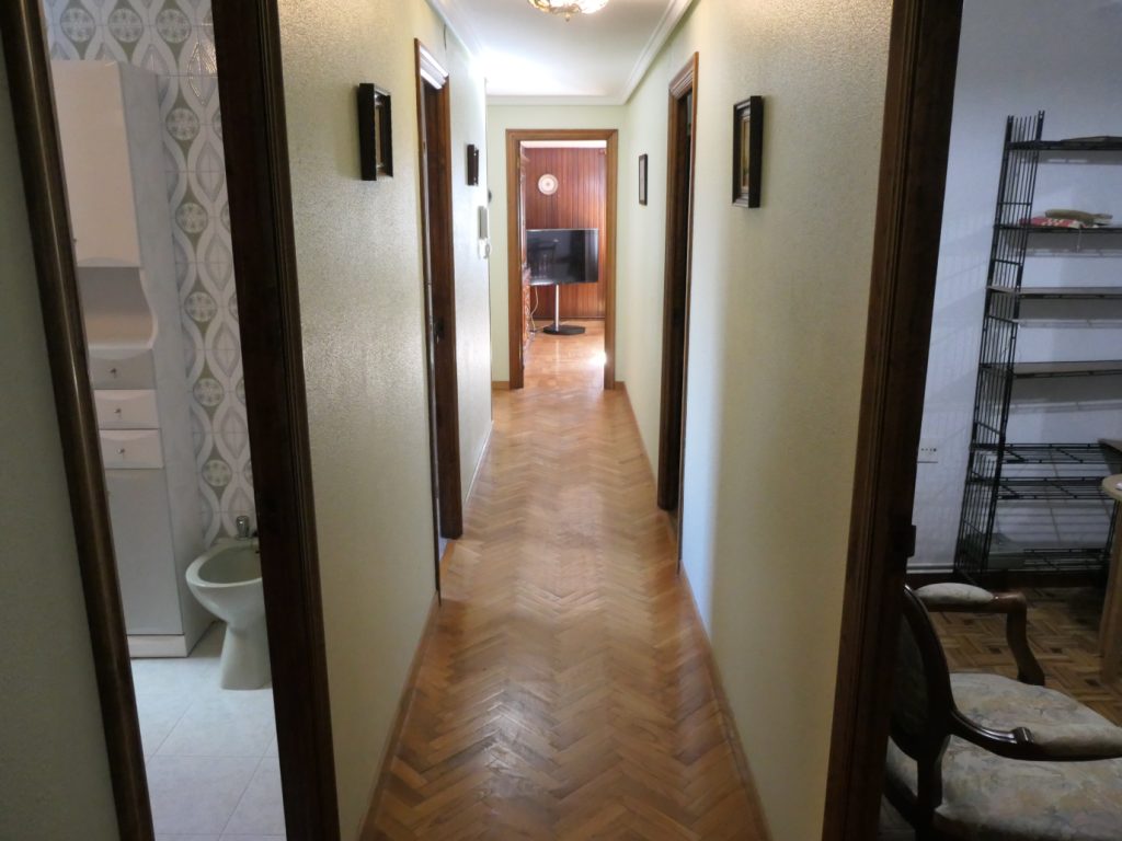 Piso de 5 dormitorios, Calle Conde