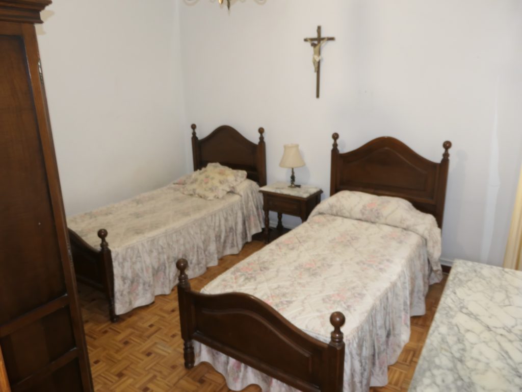 Piso de 5 dormitorios, Calle Conde