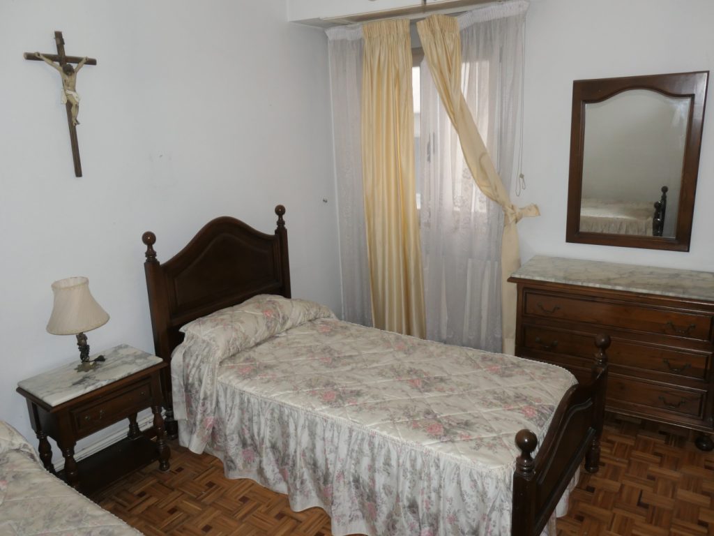 Piso de 5 dormitorios, Calle Conde