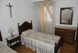 Piso de 5 dormitorios, Calle Conde