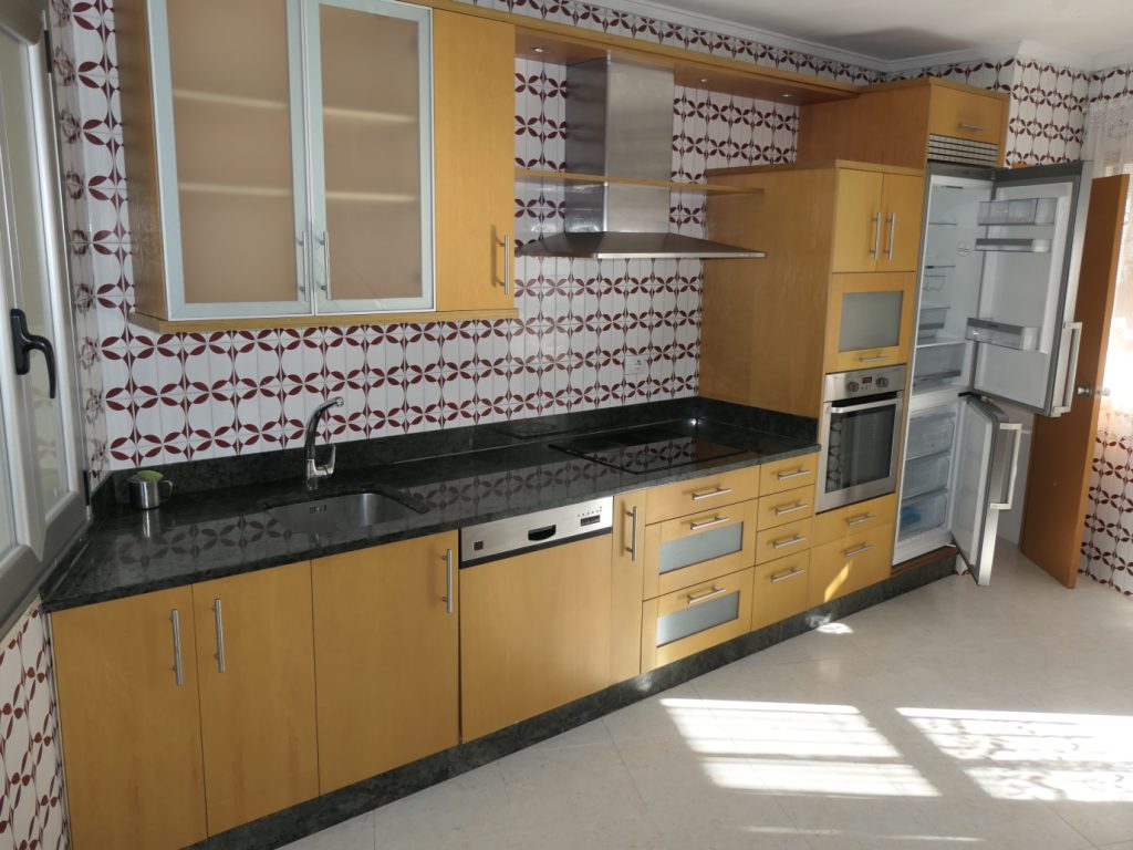 Piso de 5 dormitorios, Calle Conde