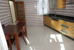 Piso de 5 dormitorios, Calle Conde