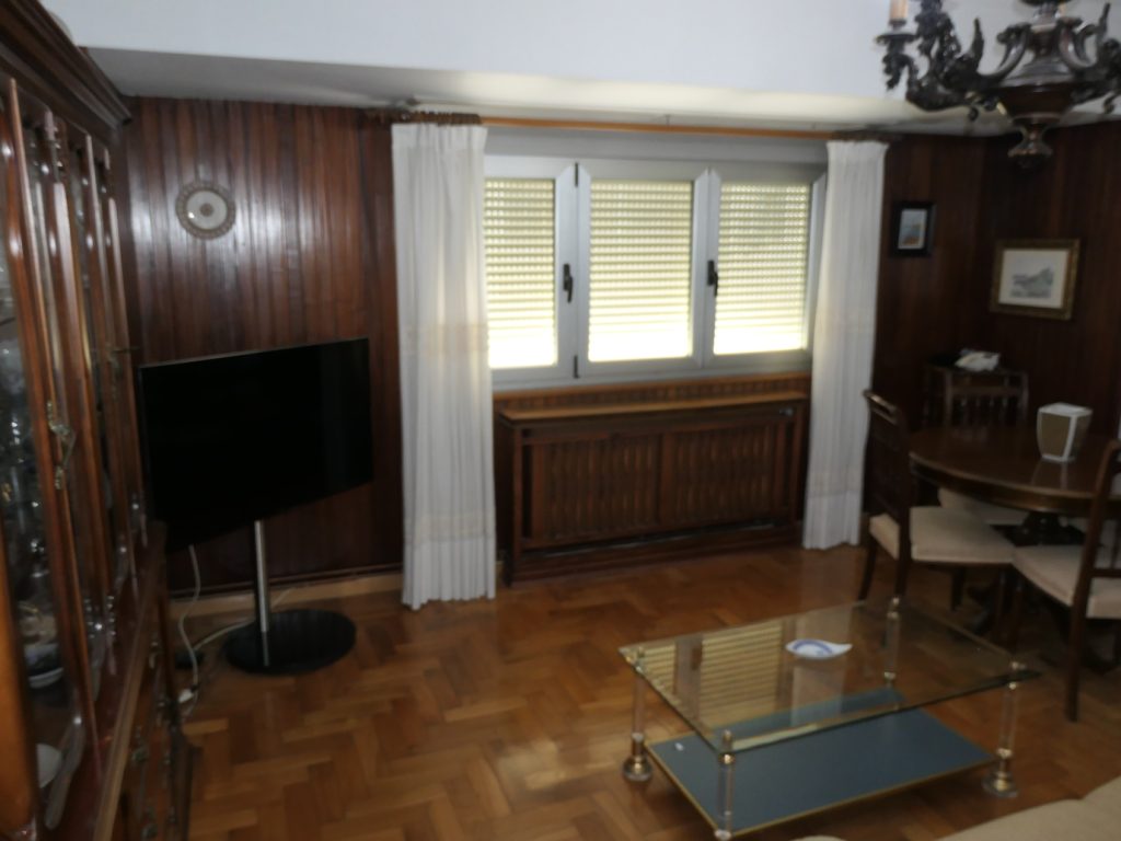 Piso de 5 dormitorios, Calle Conde
