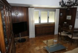 Piso de 5 dormitorios, Calle Conde